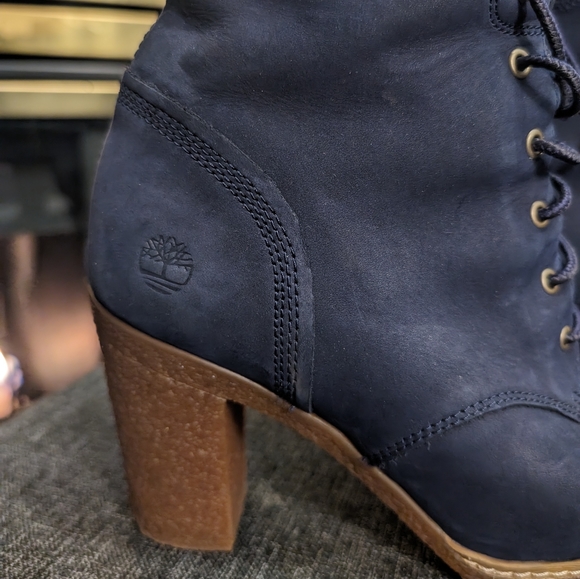 Size 8 Navy Timberland Heeled Boots - Picture 2 of 5